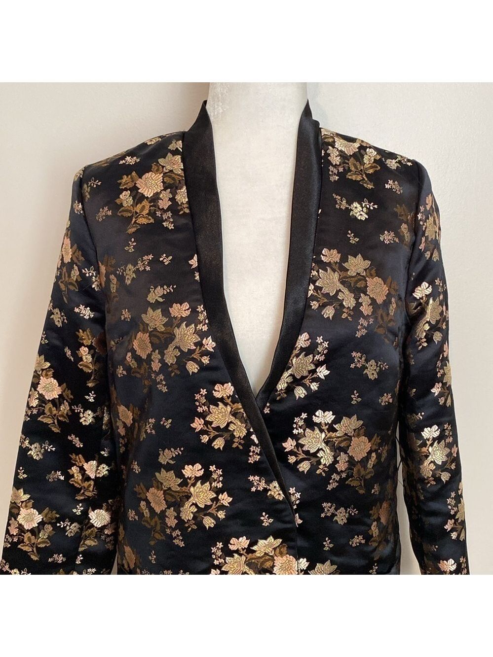 Charlotte Russe black with metallic floral kimono/blazer